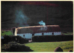 Irlande - An Irish Cottage - 35 - Ireland People And Places Card - CPM - Voir Scans Recto-Verso - Autres & Non Classés