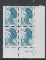 France Type Liberté N° 2190 XX : 5 F. Bleu-vert Foncé En Bloc De 4 Coin Daté Du  16 . 11 . 81, 2 Traits, Sans Ch., TB - 1980-1989