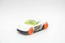 Hot Wheels Mattel Trak-Tune -  Issued 2021 Scale 1/64 - Matchbox (Lesney)