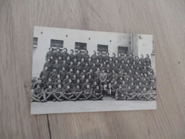 Carte Photo Militaires Cie Chasseurs Alpins Avec Fanion 89 Ou 99 Au Col - Personajes