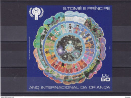 SAO TOME ET PRINCIPE  1979 Année Internationale De L'enfant Yvert BF 11, Michel Block 34 NEUF** MNH Cote Yv: 25 Euros - São Tomé Und Príncipe