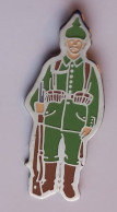 N462 Pin's Militaire Soldat Soldier Zouave Légionnaire GI ? De Quel Pays ?  Achat Immédiat - Militaria