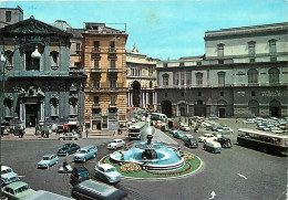 Automobiles - Italie - Italia - Naples - Napoli - Piazza Trieste E Trento - Place Trieste Et Trento - Bus - Autocar - CP - PKW