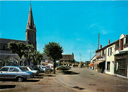 45* OZOUER  SUR LOIRE Place Eglise CPM (10x15cm)        MA70-1054 - Ouzouer Sur Loire