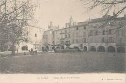 30 // UZES   Place De La République   BF 16 - Uzès