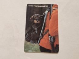 SWEDEN-(SE-TEL-060-0082)-Dog In A Backpack-(24)(Telefonkort 60)(tirage-100.000)(006991555)-used Card+1card Prepiad Free - Zweden