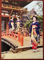 Maiko (Kyoto) Dancers Making A New Year Rounds To Kamikamo Shrine, Kyoto - 1970 (c527) - Kyoto