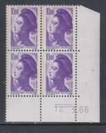 France Type Liberté N° 2276 XX : 10 F. Violet En Bloc De 4 Coin Daté Du 14 . 3 . 88  2 Trais Gomme Légèrement Altérée TB - 1980-1989