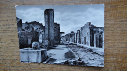 Italie , Pompei , Via Vesuvio "" Beau Timbre "" - Pompei