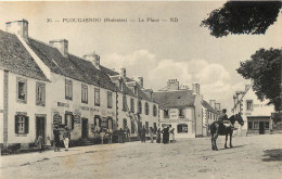 29 PLOUGASNOU. La Place, Boulangerie Cafés Et Tabac - Plougasnou