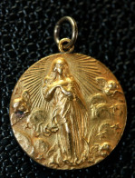 Pendentif Médaille Religieuse Plaqué Or Début XXe "Sacré-Coeur De Jésus / Assomption De Marie" Religious Medal - Godsdienst & Esoterisme