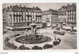 69 LYON N°61 Place Des Jacobins 1954 Trolley Bus Peugeot 202 402 Citroën Traction Magasin Monopole Sigrand Grand Hôtel - Lyon 2