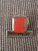 PIN'S PINS BADGE INDUSTELEC INGIENERIE CONSEILS ELECTRICITE Pour GROUPE DALKIA - Trademarks