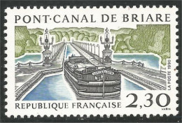 356 France Yv 2658 Pont Canal Briare Bridge Brucke Ponte MNH ** Neuf SC (2658-1c) - Puentes