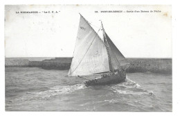 Port En Bessin, Sortie D'un Bateau De Pêche (13005) - Port-en-Bessin-Huppain