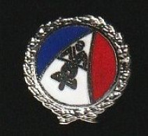77657-Pin's .Moto.gendarmerie.Police.numeroté 91. - Moto