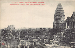 Cambodge - Voyage Aux Monuments Khmers - ANGKOR VAT - Cour Et Grand Escalier - Ed. A. T. 31 - Camboya