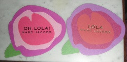 Lot De 2 Cartes Marc Jacobs Lola Et Oh, Lola! - Modernes (à Partir De 1961)