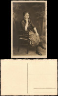 Frau Im Stuhl Sitzend Menschen / Soziales Leben - Frauen 1923 Privatfoto Foto - People