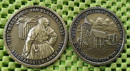 Medaile :2 X Penningen: Tweedaagse Voettocht Blankenberge 1928 -1988 /  1858-1991  - Original Foto  !!  Medallion  Belg - Altri & Non Classificati