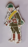 N443 Pin's Militaire Soldat Soldier Zouave Légionnaire GI ? De Quel Pays ?  Achat Immédiat - Armee