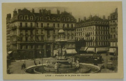 LYON (69/Rhône) - Place Des Jacobins / Fontaine Et TRAMWAY - Lyon 2