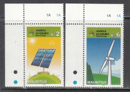 2013 Mauritius Renewable Energy Solar Wind Complete Set Of 2 MNH - Mauritius (1968-...)