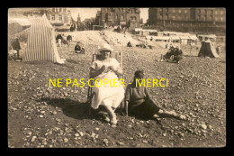 80 - AULT - FEMMES SUR LA PLAGE - CARTE PHOTO ORIGINALE - Ault