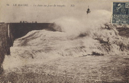 0-76351 01 55+16 - LE HAVRE - LA JETEE UN JOUR DE TEMPÊTE - Port