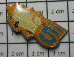 522 Pin's Pins / Beau Et Rare : MEDIAS / 4x4 RALLYE PARIS DAKAR CHAINE DE TELE LA CINQ - Medios De Comunicación