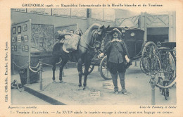 FRANCE - Grenoble - Le Touriste D'autrefois - Exposition Internationale - Cheval - Voiture - Carte Postale Ancienne - Grenoble