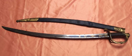 SABRE D'OFFICIER MOD 1821, LAME GRAVEE ET BLEUIE, K & S, A RESTAURER - Armes Blanches