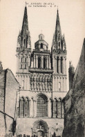 FRANCE - Angers (M Et L) - Vue Sur La Cathédrale - A P - Vue Face à L'entrée - Animé - Carte Postale Ancienne - Angers