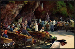 RELIGION - FRANCE LOURDES - THE SICK BEFORE THE GROTTO - I - Lieux Saints