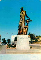 13 - Salon De Provence - Statue De Nostradamus - CPM - Flamme Postale - Voir Scans Recto-Verso - Salon De Provence