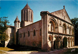 17 - Surgères - L'Eglise Notre-Dame - Façade Romane Du XIIe Siècle - Flamme Postale De Courbevoie - CPM - Voir Scans Rec - Surgères