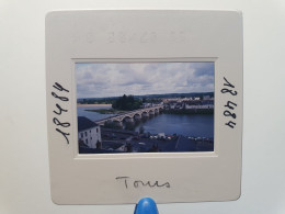 Photo Diapo Diapositive Slide Originale 37 TOURS Le 07/06/2002 VOIR ZOOM - Diapositives