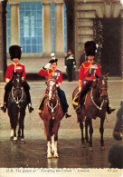 ROYAUME UNI - London - The Queen At "Trooping The Colour" - Colorisé - Animé - Carte Postale Ancienne - Autres & Non Classés