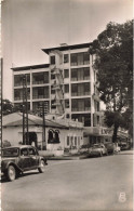 Guinée Conakry * Rue Vers La Poste * Automobile Ancienne * Citroên 2cv - Guinée