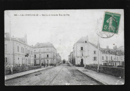 49 Les Ponts De Cé Mairie Et Grande Rue De L'ile Pas D'éditeur N° 300 Tramway Rails Du Tram Café De La Mairie - Les Ponts De Ce