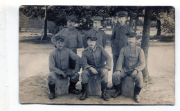 Carte Photo De Six Officiers Allemand Posant Dans Un Village A L'arrière Du Front En 14-18 - 1914-18