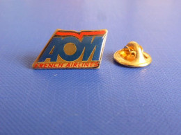 Pin's Compagnie Aérienne - AOM - Air Outre Mer - Logo Avec Epoxy (BB6) - Aviones