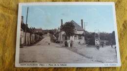 CPA SAINT SATURNIN CHER 18 PLACE DE LA LIBERTE VELO BORNE KILOMETRIQUE AUTO TACOT ED CIM  1947 - Saint-Saturnin