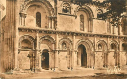 17 - Surgères - L'Eglise Notre-Dame - Façade Romane Du XIIe Siècle - CPM - Voir Scans Recto-Verso - Surgères