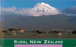 Animaux - Vaches - Nouvelle Zélande - New Zealand - The Lush Green Dairy Pastures Of Taranaki Dominated By The Majestic  - Cows