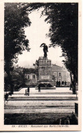 13 ARLES BOUCHES DU RHONE PHOTO GEORGE MONUMENT AUX MORTS - Arles