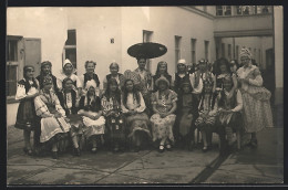 Foto-AK Altötting, Fasching Im Engl. Institut 1930, Kostümierte Anwohner  - Carnevale