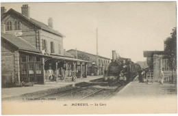 80 MOREUIL La Gare  Train En Gare - Moreuil