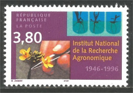 360 France Yv 3001 Recherche Agronomique Agriculture MNH ** Neuf SC (3001-1a) - Landbouw
