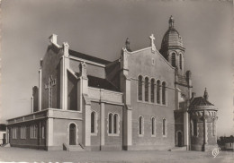 LA ROCHE SUR YON . -  L'Eglise Du Sacré-Coeur. Carte RARE - La Roche Sur Yon